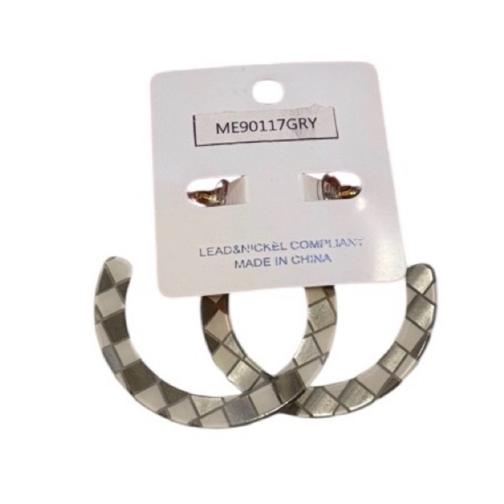 ITS Sense Checkered Hoop Earrings - Picture 3 of 3